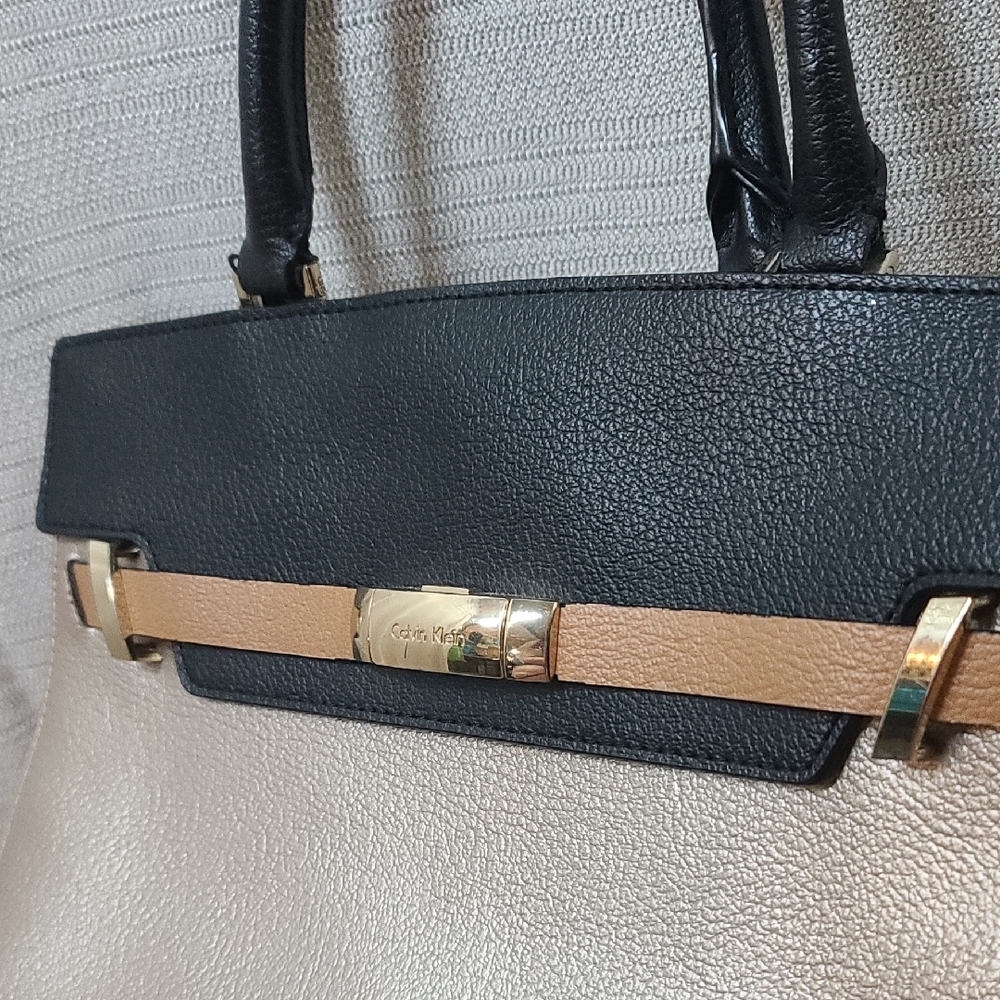 Calvin Klein Black & Golden Tan Satchel w Structured Gold Buckle Accents EUC - Picture 3 of 11